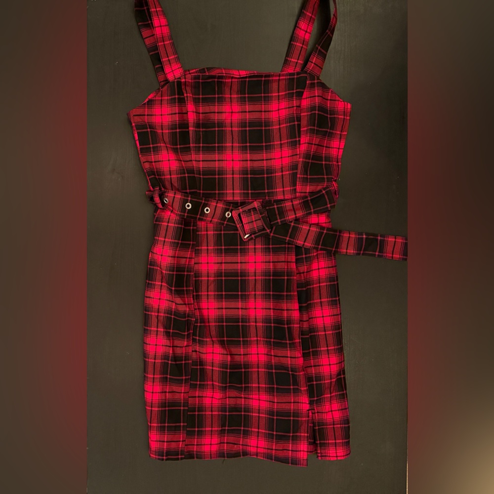 🌹H&M Divided Red & Black Plaid Strappy Mini Dress with Buckle🌹 - Size XS